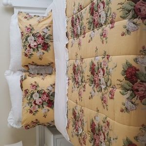 Ralph Lauren Kathleen Queen Comforter with Two Shams